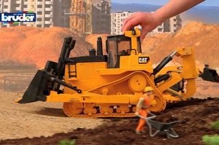 CAT Kettendozer -- 02452 -- BRUDER Spielwaren