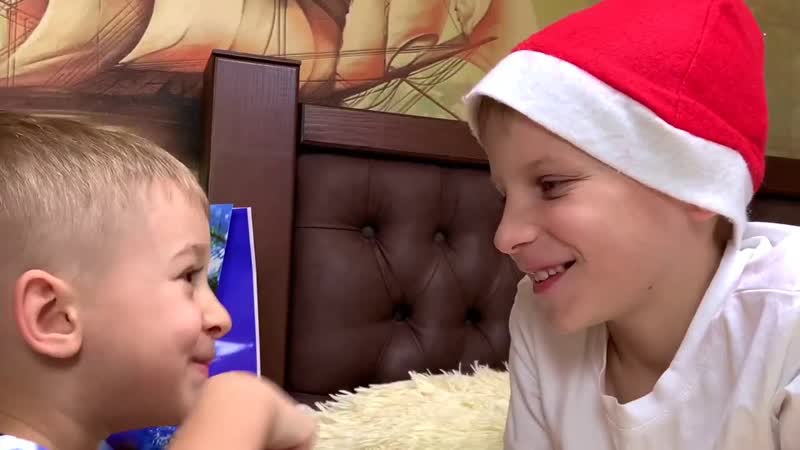 Руслан и Мама история про Новый год, Santa Claus for