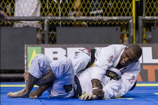Isaque Paiva vs Vitor Genovesi final BJJ match at Rio winter Open 2016