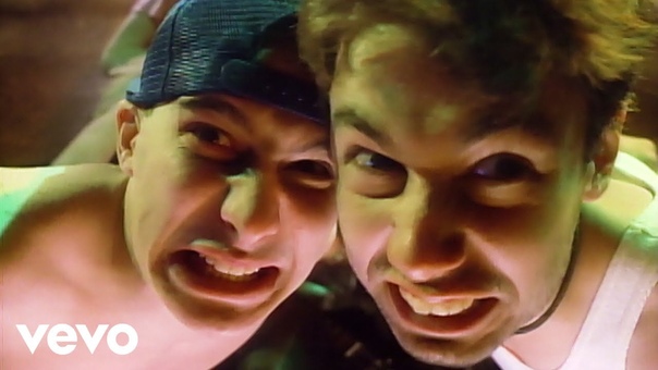 Beastie Boys No Sleep Till Brooklyn ( Official