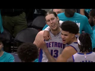 Kelly Olynyk LAST SECOND #TISSOTBUZZERBEATER