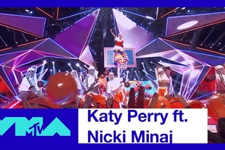 Katy Perry ft. Nicki Minaj 360° Performance of ’Swish Swish’ | 2017 VMAs | MTV