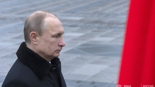 Возложение венка к Могиле неизвестного солдата