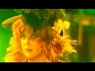 Мадам брошкина. Мадам брошкина. Пугачева 2000. Песню аллы пугачевой мадам брошкина. Послушать пугачева мадам.