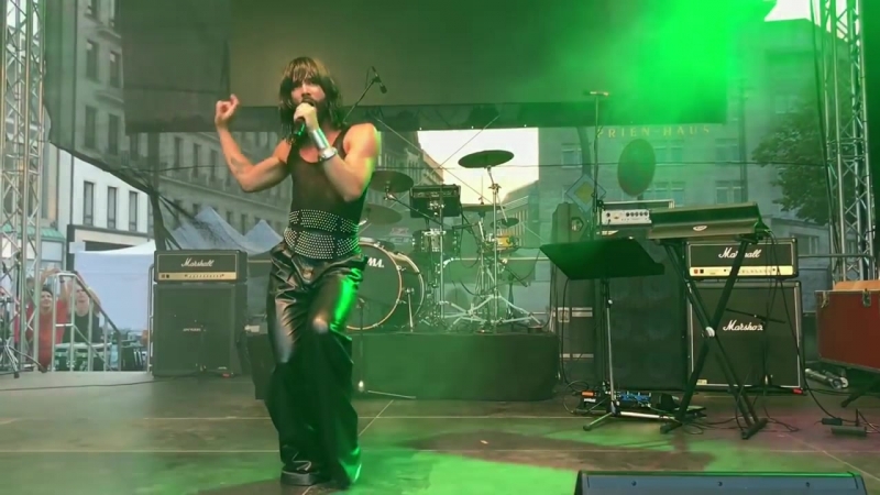 Conchita Wurst auf Die CSD Bühne Hamburg Gay Pride