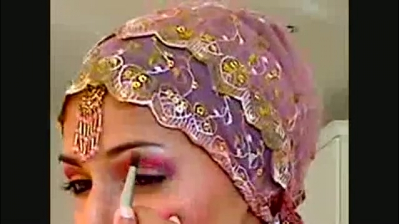 Modern Indian Pakistani bridal makeup Pink