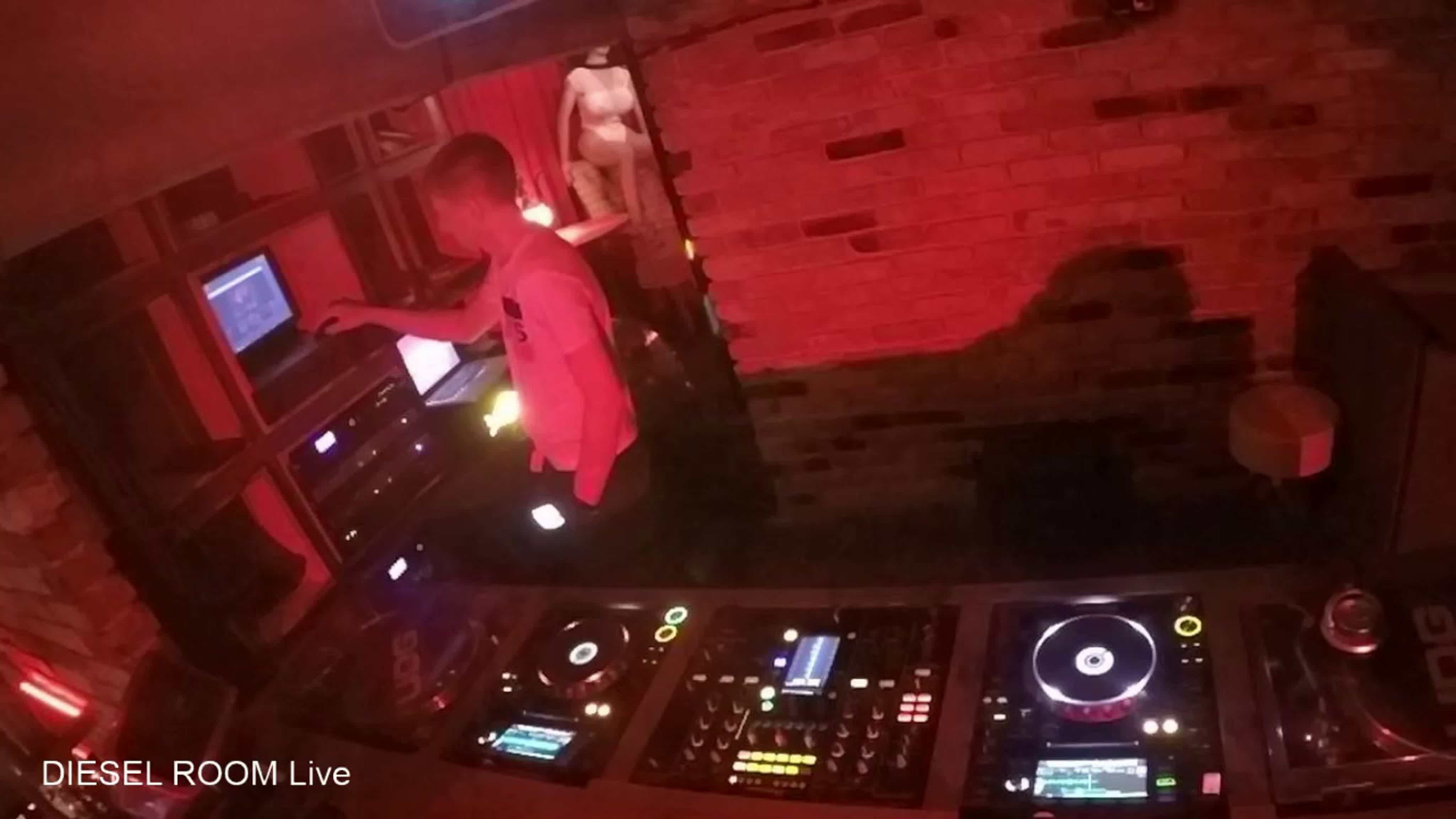 DIESEL ROOM live