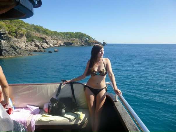 Жена одна на курорте Жена одна на курорте