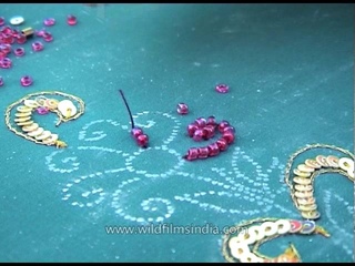 Вышивка зардози индийскими женщинами Zardozi work by Indian women