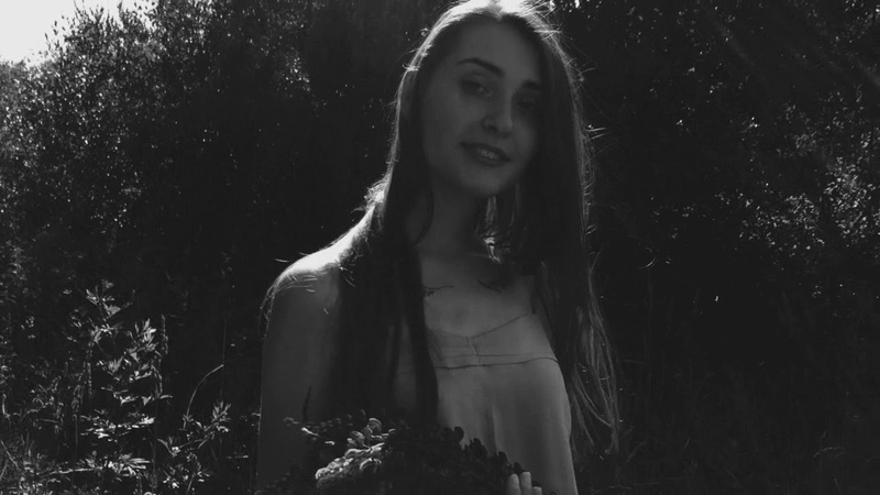 she smelled of daisies by Alice