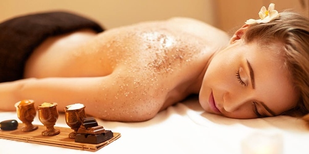 Скрабирование тела. Скрабирование тела. Спа скрабирование. Соляной массаж. Спа процедуры скрабирование.